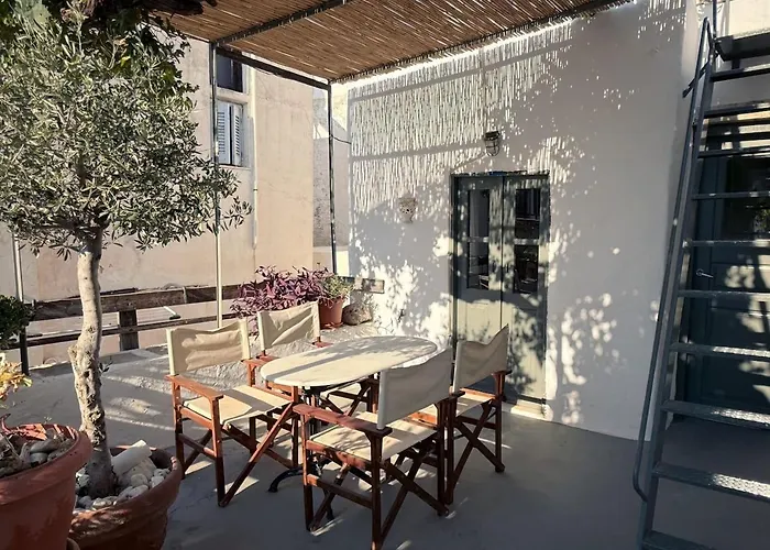 House Of The Arts Páros